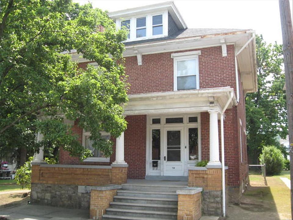 1st image of 130 E Main St