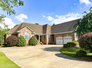 1431 Devon Dr, Grimesland, NC 27837