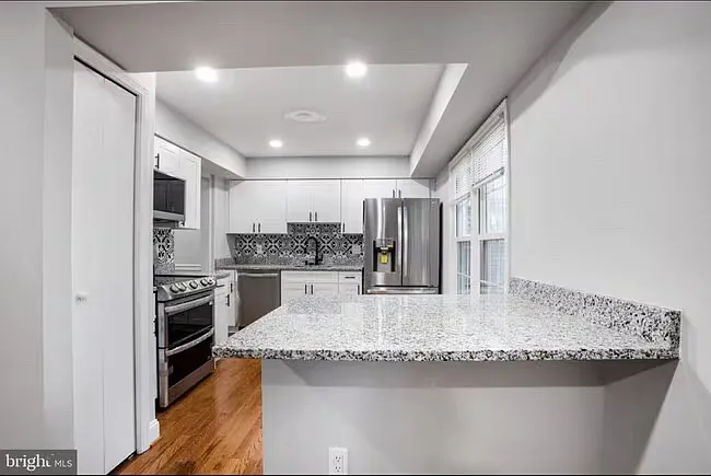 9612 Hillock Ct — Photo 2