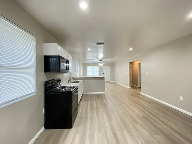 4415 W Charles Bussey Ave — Photo 12