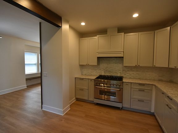 5th image of 339 N Ridgeland Ave