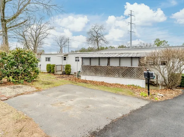 12 Puffin Dr, Chicopee, MA 01020