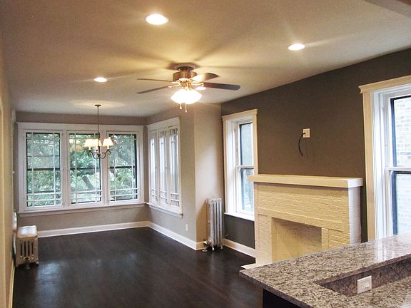 3rd image of 2559 W Wilson Ave #2
