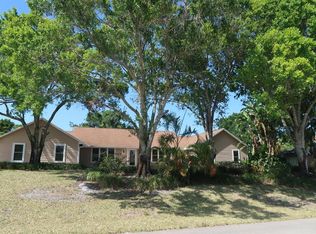 1087 NE Quinn Pl, Jensen Beach, FL 34957