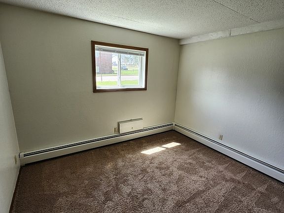 5th image of 411 7th St N APT 9