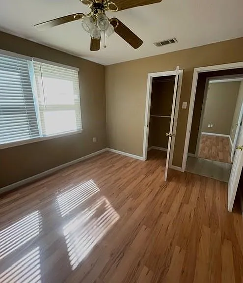 2329 Lyndell Dr — Photo 12