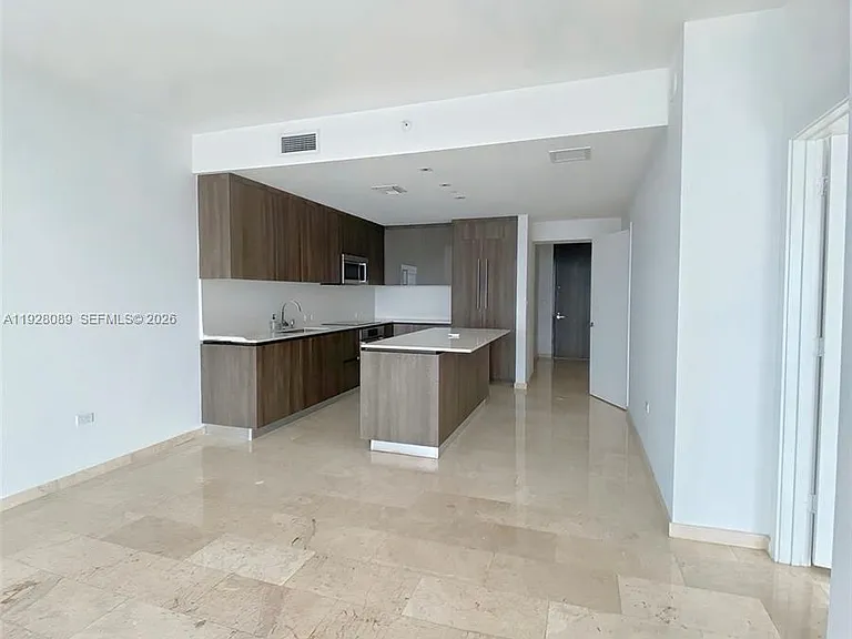 88 SW 7th St #3906 — Photo 6