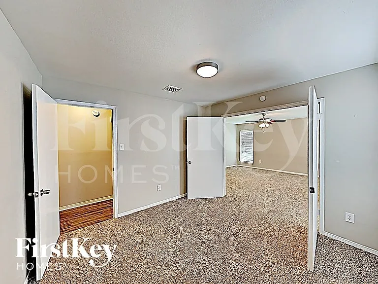 7451 Tunbury Ln — Photo 11