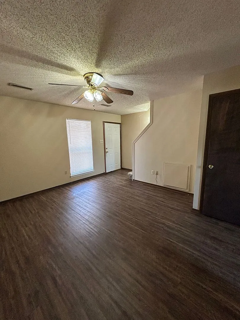 1706 West 2nd St. — Photo 3