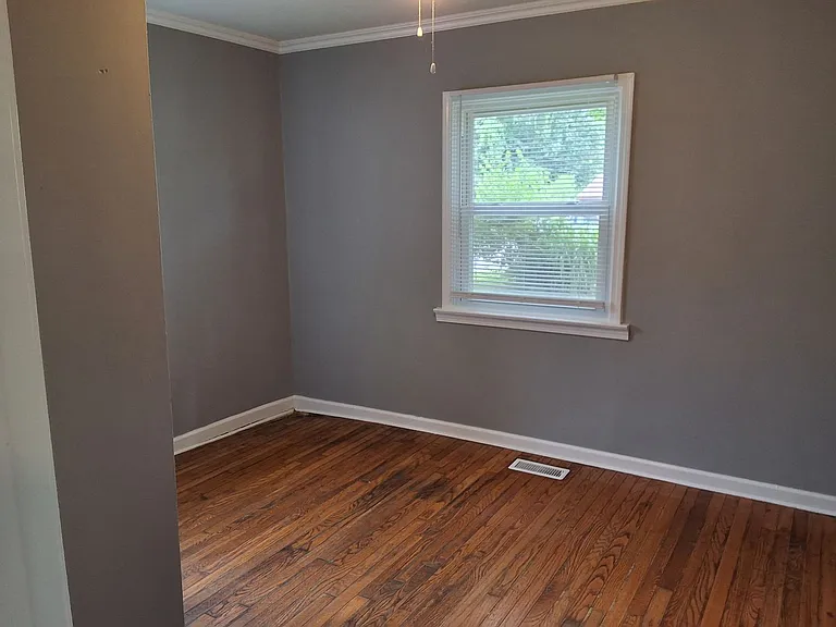 1523 Hill St — Photo 13