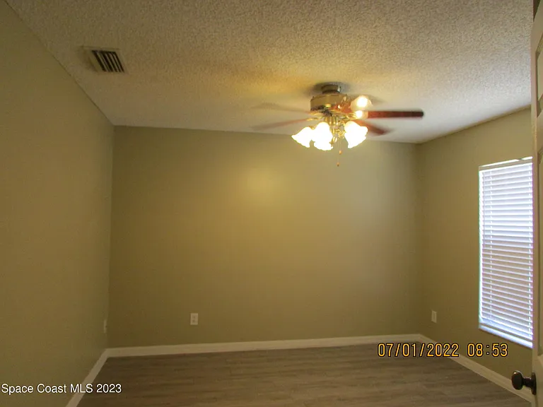 700 Benton Dr — Photo 4