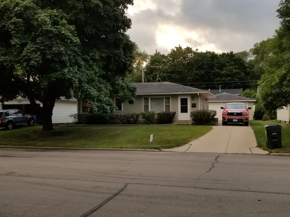 645 36th St SE, Cedar Rapids, IA 52403