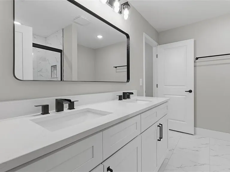 1015 Lyndon Ave — Photo 7