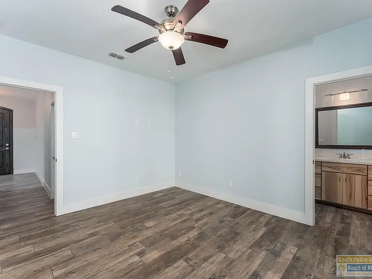 133 Oleander Dr — Photo 8
