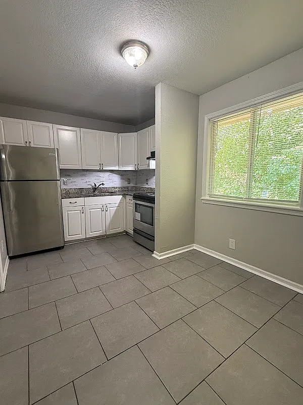 2 bed, 850 sqft, $999 — Photo 4