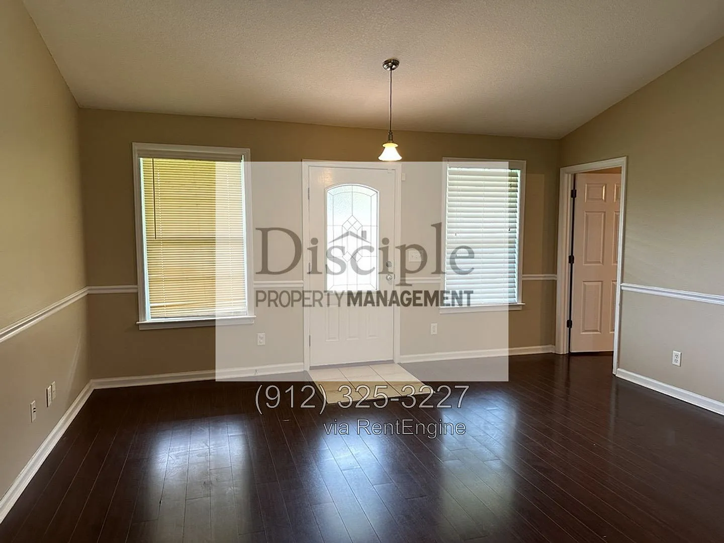 3 bed, 2.0 bath, 1800 sqft, $2,000 — Photo 3