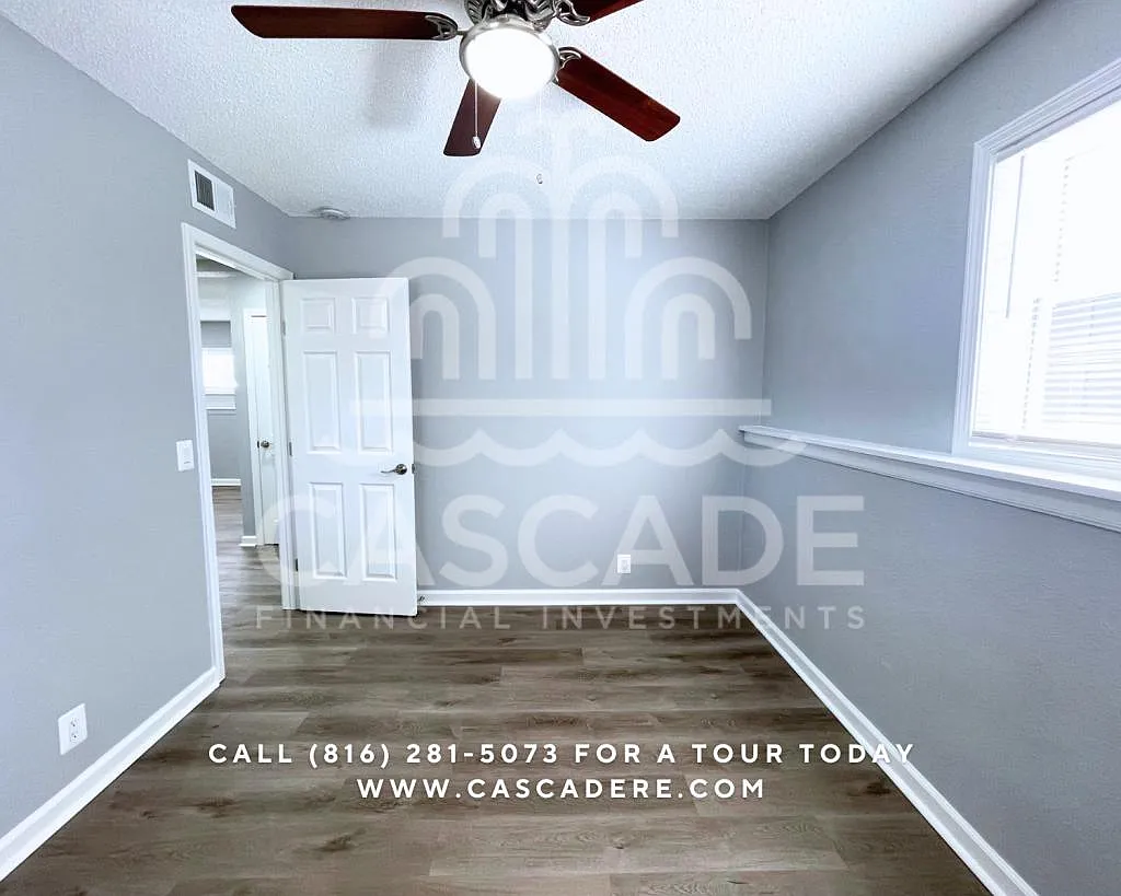 2705 NW 5th St — Photo 4