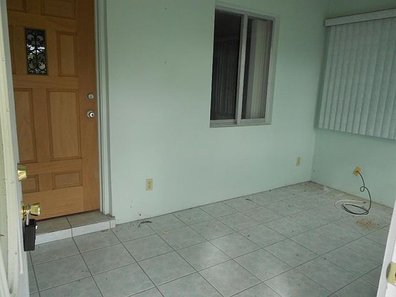 5th image of 9811 Riverview Dr
