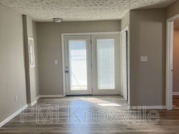 3rd image of 517 Dunn Ave