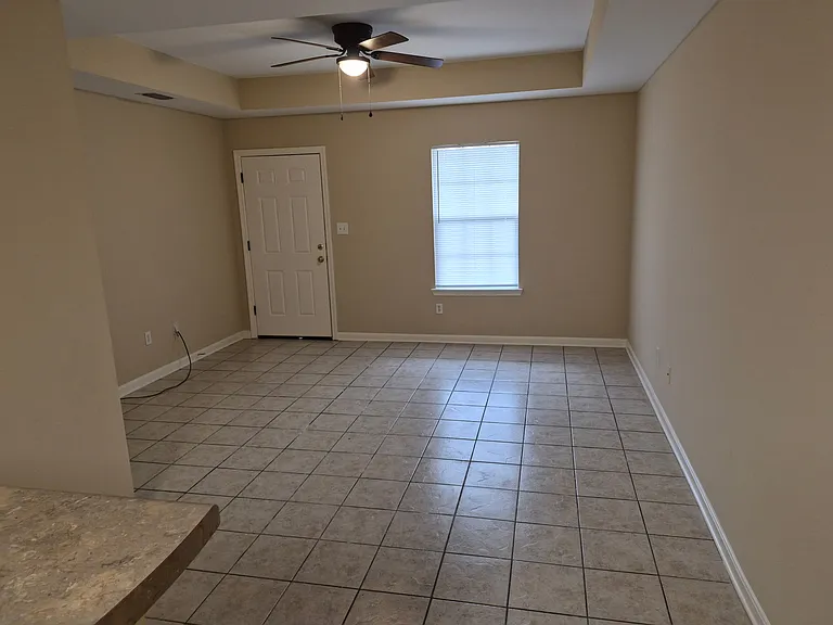 1157 S Bay St — Photo 3