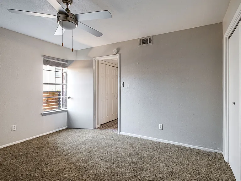Barrett Apartment Homes — Photo 48