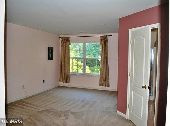 3rd image of 222 Persimmon Cir
