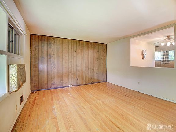 2nd image of 9 Wellesley Rd