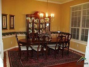3rd image of 17995 Oak Forest Dr