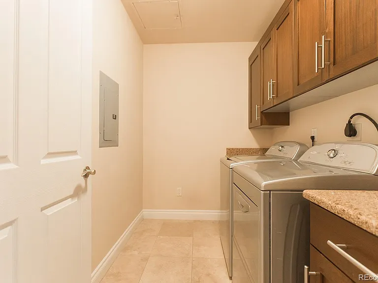 1120 Delaware St #406 — Photo 16