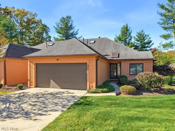 928 Hemlock Ln, Northfield, OH 44067