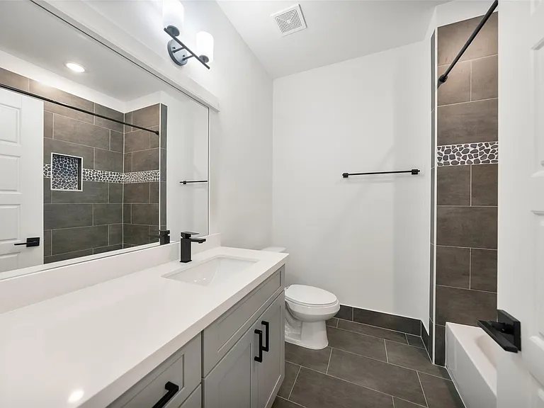 412 Neyland St #C — Photo 23