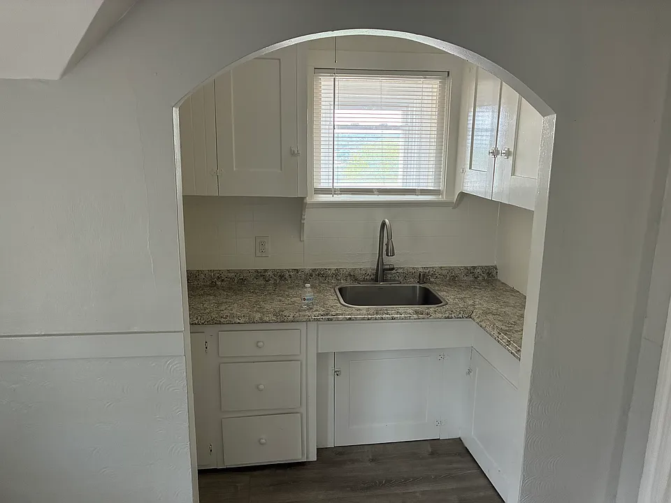 6 Peach Ave #3