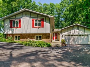 2111 Hidden Valley Dr, Crown Point, IN 46307