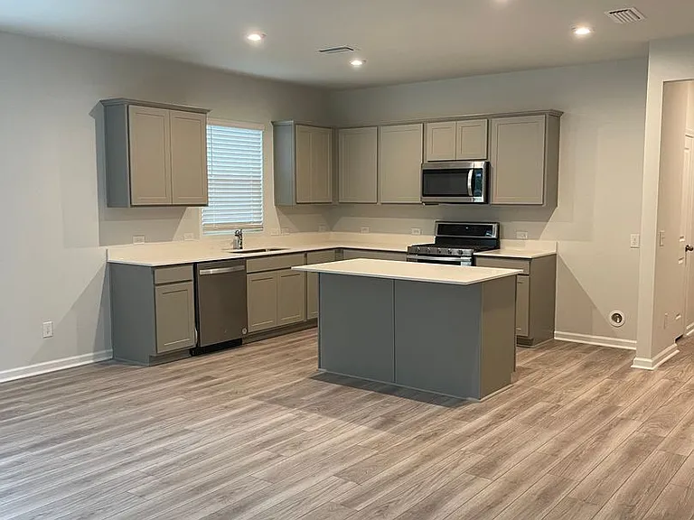828 Longleaf Dr — Photo 20