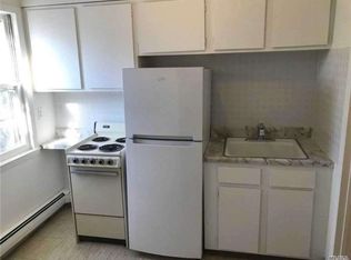 2 Glen Ave APT 3R, Sea Cliff, NY 11579
