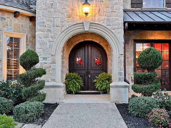 Arched doorway entrance