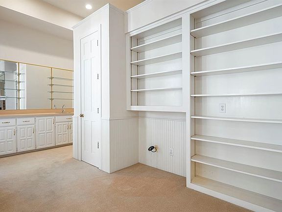 4th image of 4612 Penbrook Ct