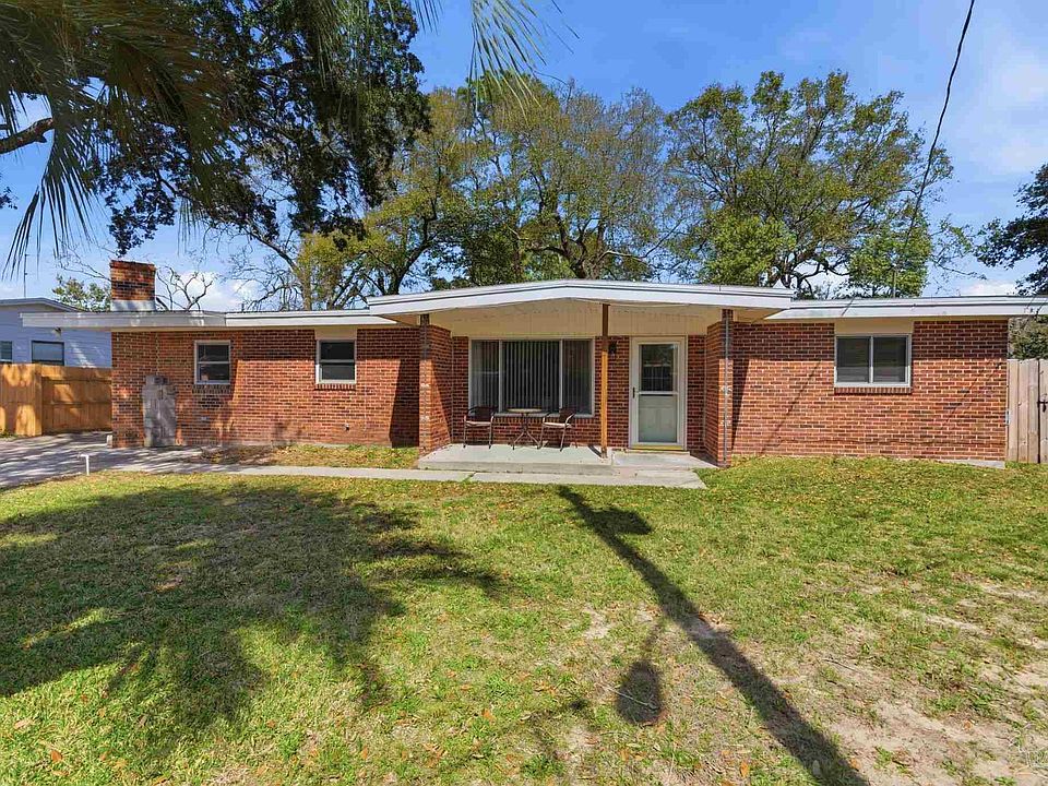 1st image of 2110 Elaine Cir