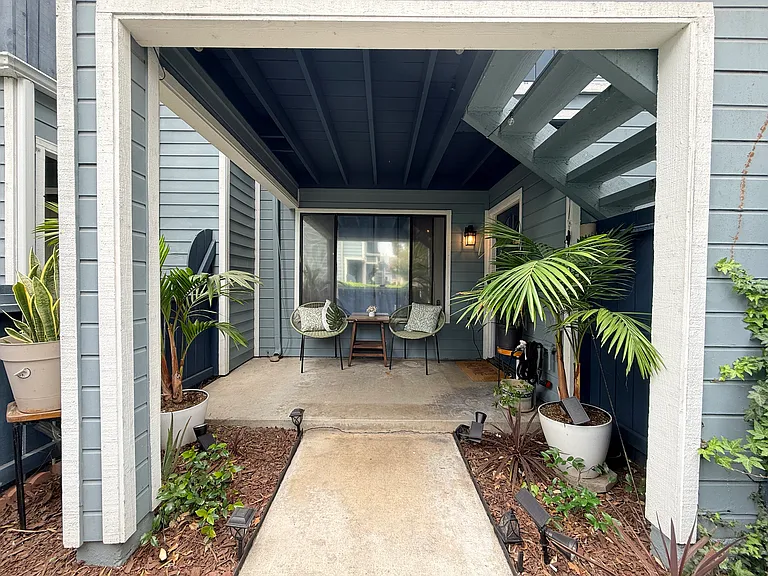 7334 Quill Dr — Photo 16