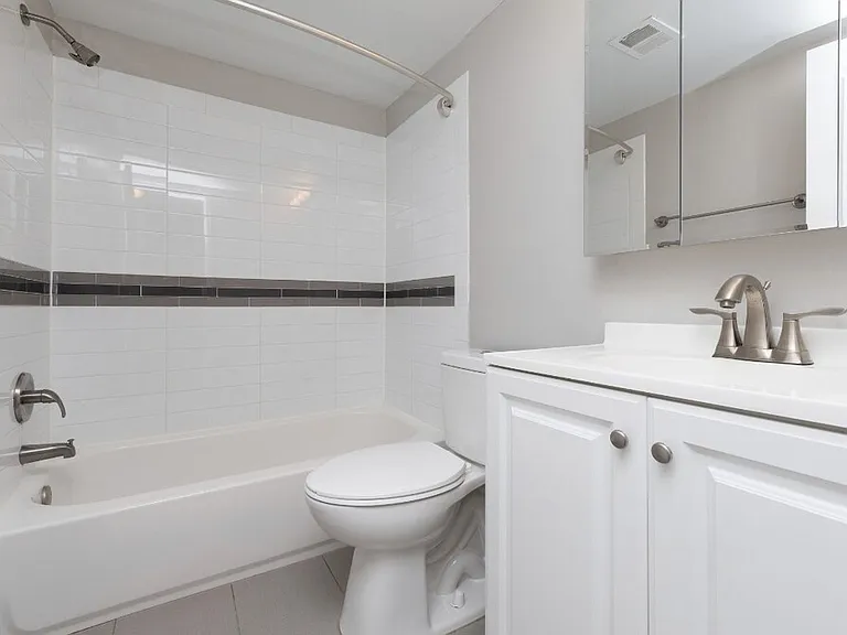 Liberty Crossing Apartments — Photo 2