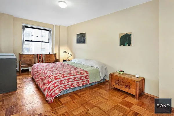 Sold by Bond New York | media 13