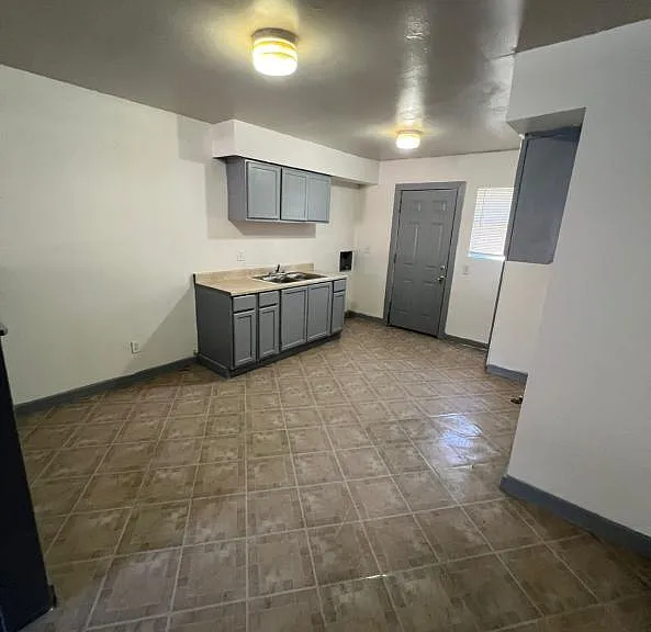 5436 Makeig St — Photo 3
