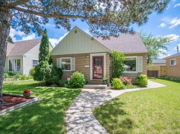 2744 N 88th St, Milwaukee, WI 53222