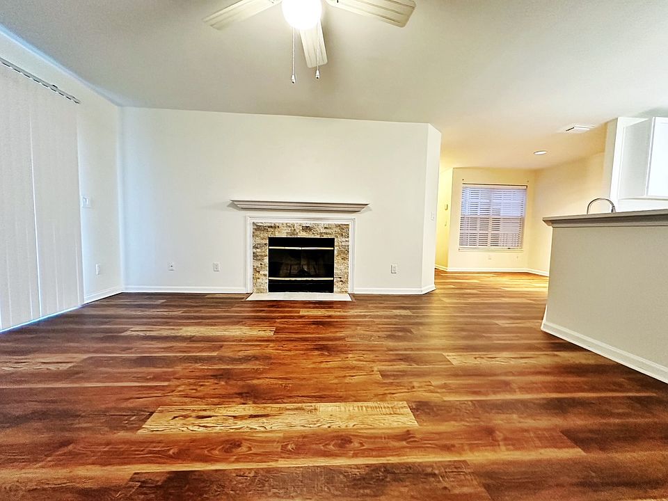 1st image of 100 Ironwood Dr #123-1