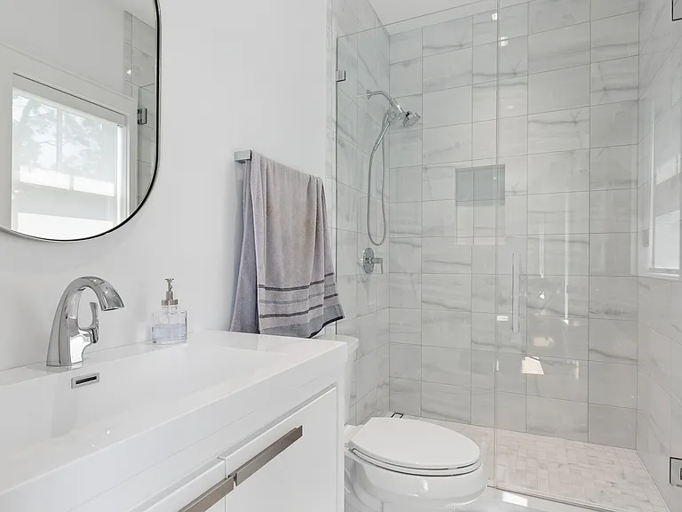 44 Lake Dr — Photo 25