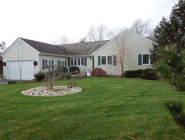 1st image of 692 Michael Dr