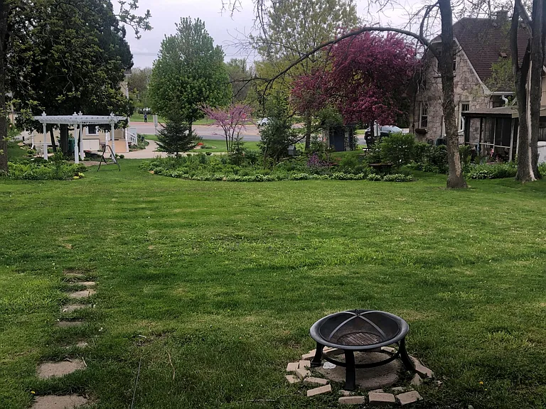 6004 Johnson St — Photo 2