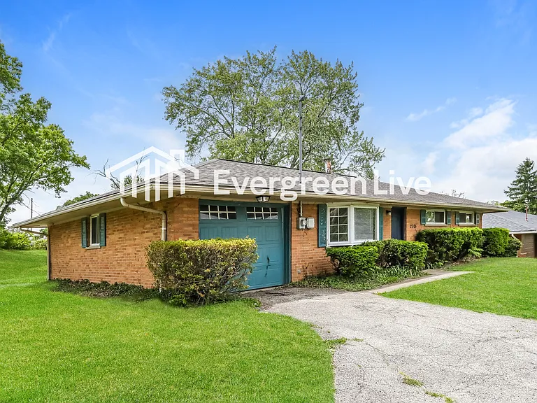 2305 Compton Rd — Photo 2
