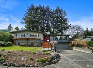 1030 Broadview Dr, Fircrest, WA 98466