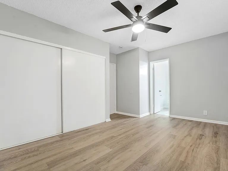 1114 W 117th St #5 — Photo 11